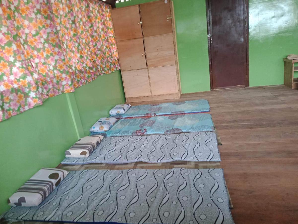Roca'S Homestay Backpackers Chalet Batuan Luaran gambar