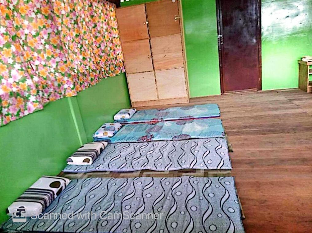 Roca'S Homestay Backpackers Chalet Batuan Luaran gambar
