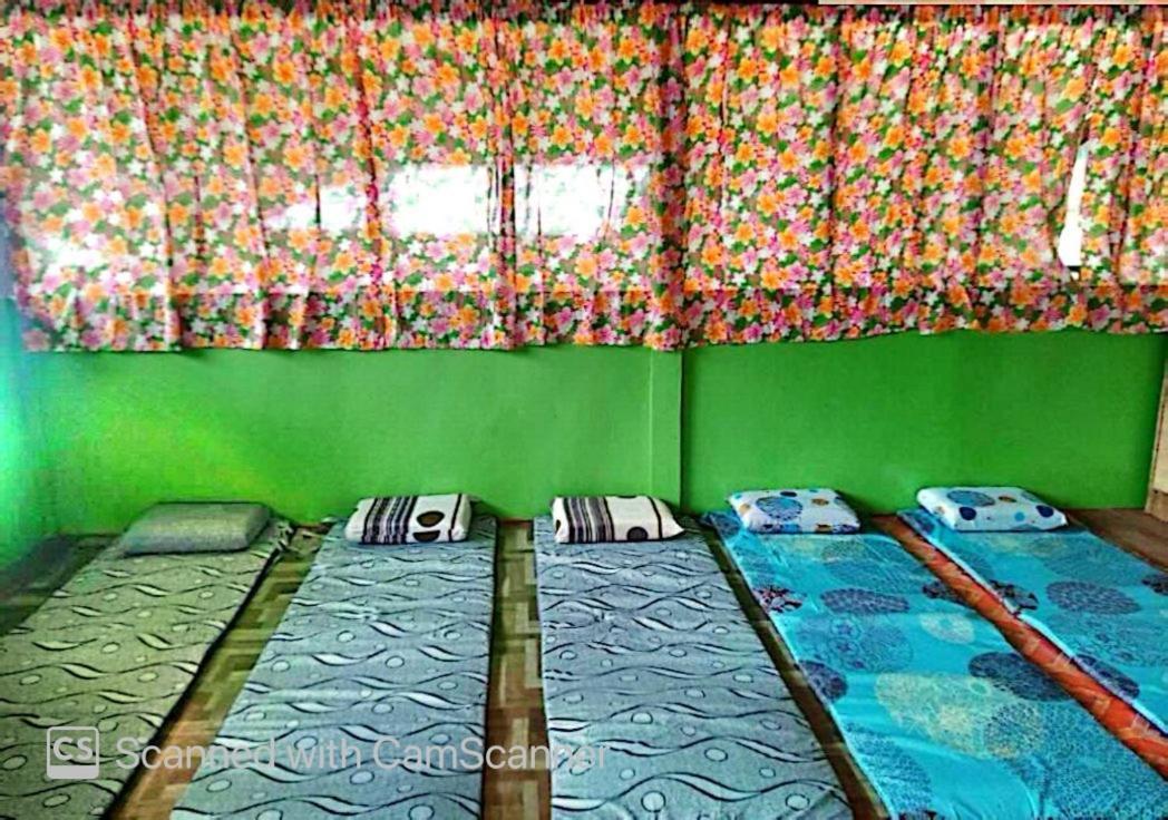 Roca'S Homestay Backpackers Chalet Batuan Luaran gambar