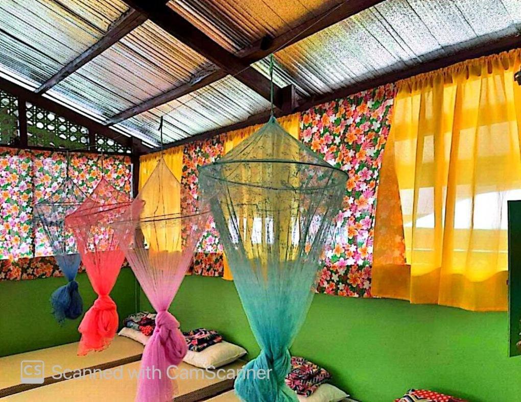 Roca'S Homestay Backpackers Chalet Batuan Luaran gambar