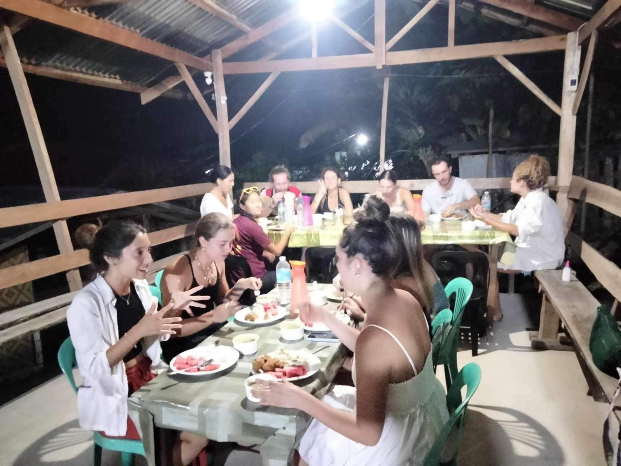 Roca'S Homestay Backpackers Chalet Batuan Luaran gambar